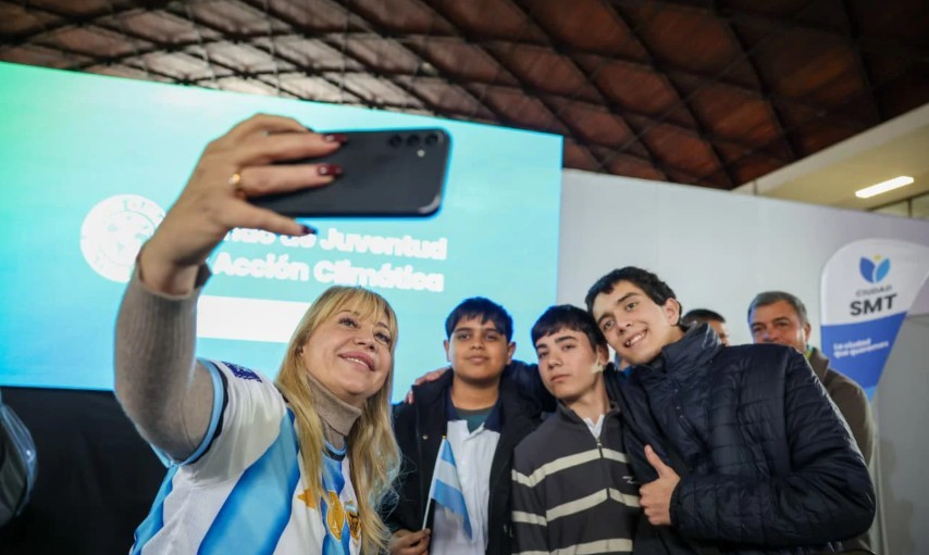 "En una sociedad con tanto discurso del odio, queremos el cambio de la mano de los j&oacute;venes"