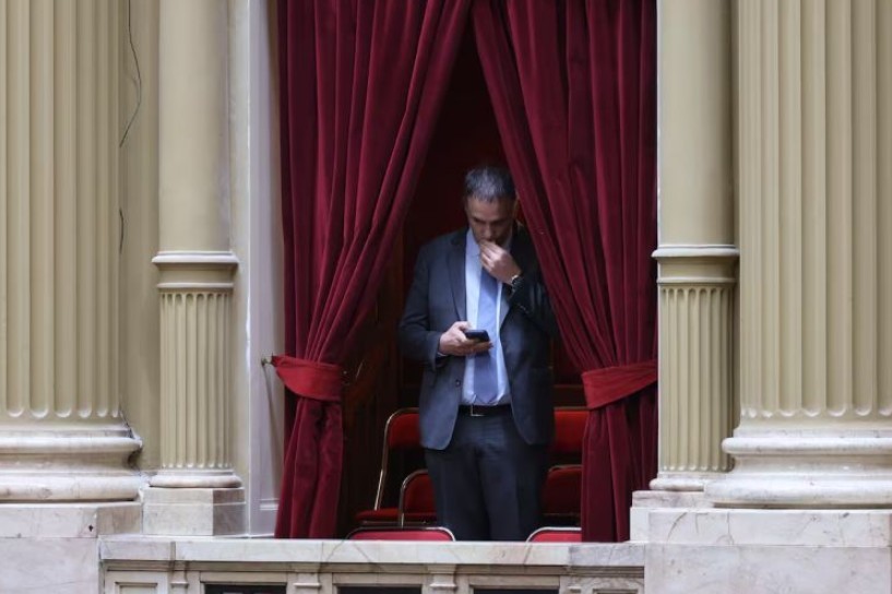 En el Senado postergaron la sesi&oacute;n e intentar&aacute;n interpelar a Adorni el mismo d&iacute;a del informe de gesti&oacute;n