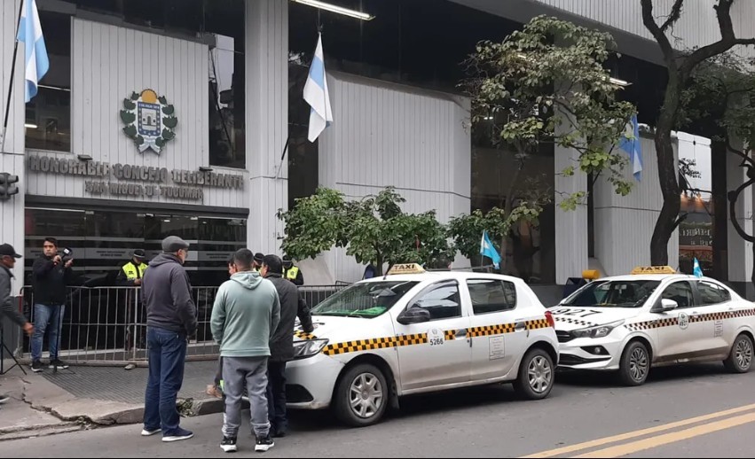 La bajada de bandera subir&aacute; a $1.200 y la ficha a $120