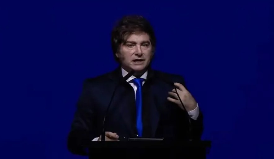 Milei: "En la medida que la tasa de inflaci&oacute;n siga bajando van a subir las jubilaciones"
