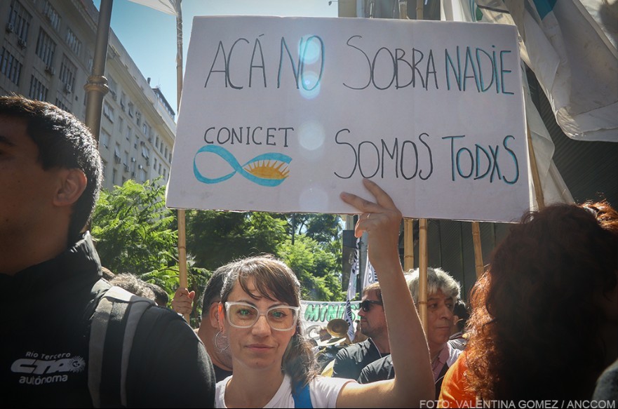 Alertan que es inminente el despido de casi 400 cient&iacute;ficos en el CONICET
