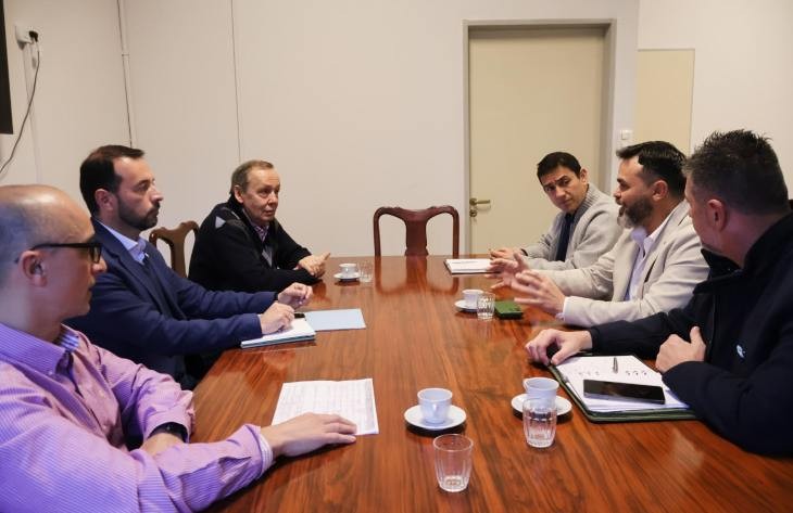 La Provincia articula obras y mantenimiento en caminos de acceso a escuelas
