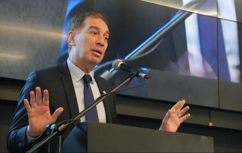 Habl&oacute; Santilli  y dijo que continuar&aacute; el esquema de Francos 
