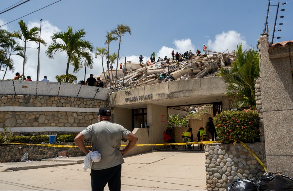 Venezuela: Familias piden ayuda para recuperar cuerpos atrapados tras los terremotos