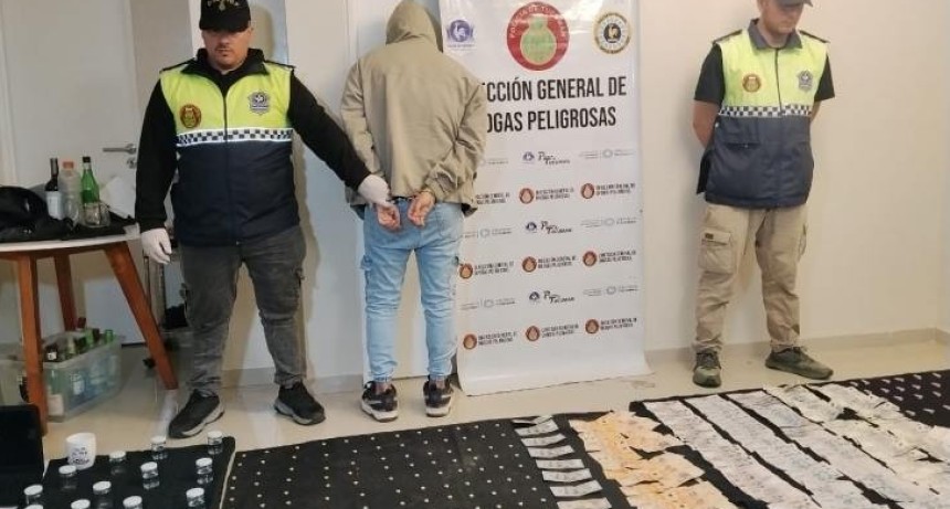 La Polic&iacute;a de Tucum&aacute;n secuestr&oacute; &eacute;xtasis, LSD, ketamina y tusi en Barrio Sur