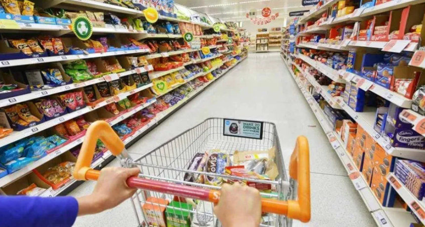 Los argentinos compran cada vez m&aacute;s por promociones y abandonan los supermercados