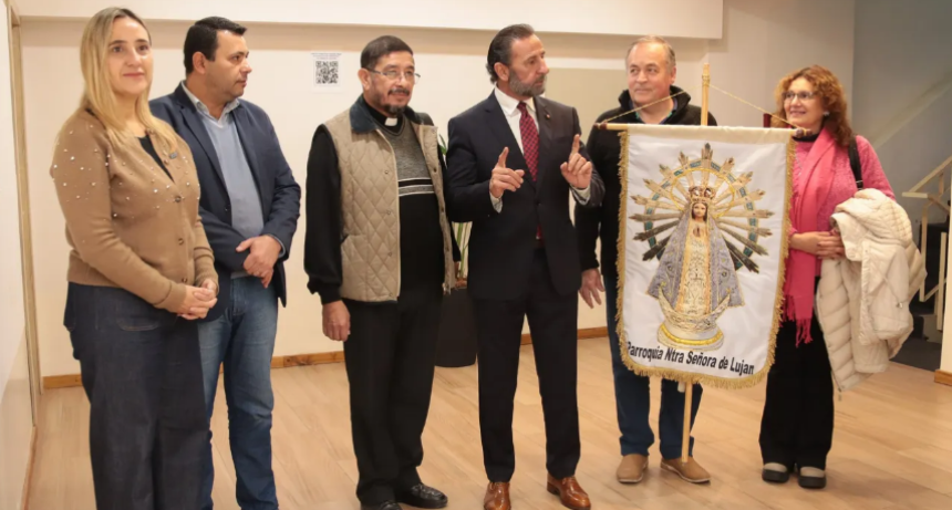 El presidente del Concejo Deliberante, Fernando Juri, recibi&oacute; la visita  del Padre Enzo Romero