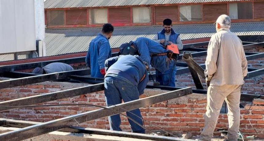 Avanzan las obras de reacondicionamiento en la hist&oacute;rica Escuela Normal