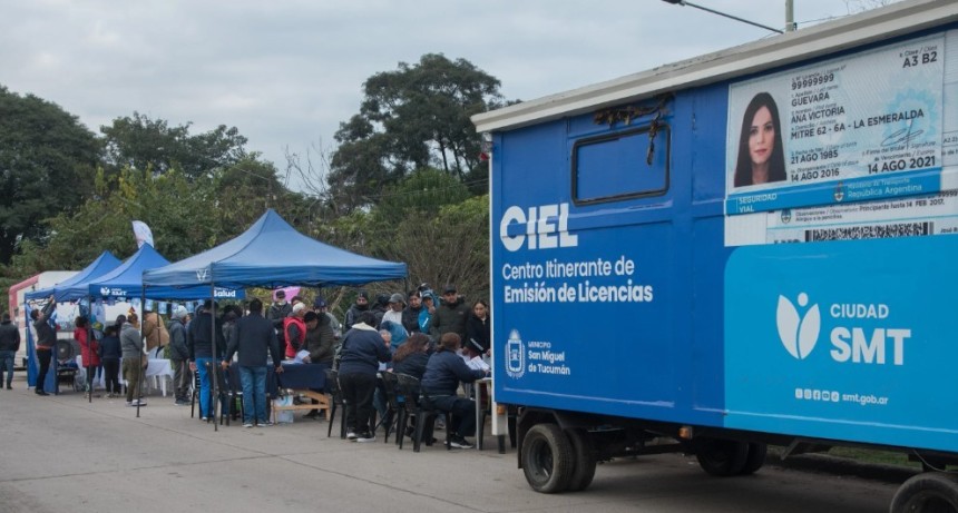 El operativo integral SMT lleva servicios y tr&aacute;mites gratuitos a familias de Villa Urquiza