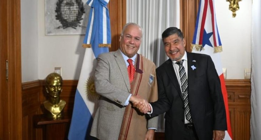 Acevedo recibi&oacute; al embajador paname&ntilde;o Juan Luis Correa Esquivel