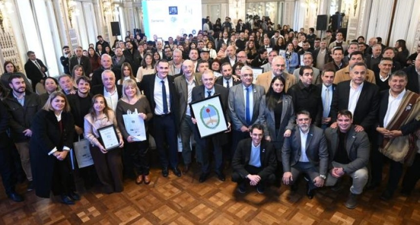 Jaldo encabez&oacute; la entrega de certificaciones de Marca Tucum&aacute;n