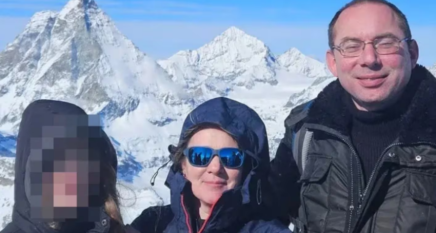 Therian de 15 a&ntilde;os mat&oacute; a sus padres, apu&ntilde;al&oacute; a su perro y fue arrestada