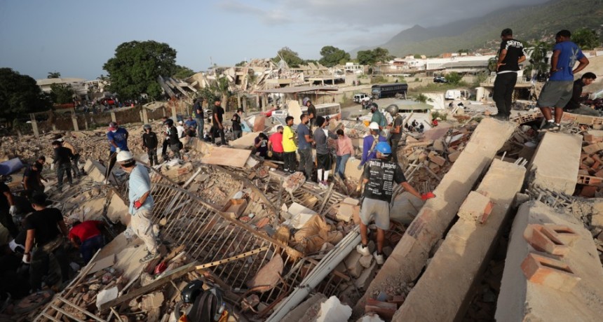 Gobierno venezolano actualiza el balance de la tragedia: 1.430 fallecidos, 3.238 heridos y 432 eventos s&iacute;smicos