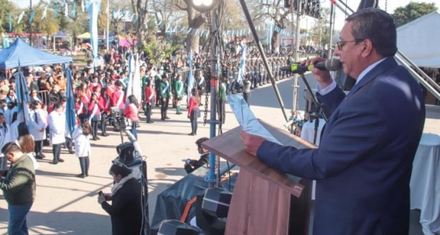 La comuna de Las Cejas celebr&oacute; su 175&deg; aniversario con la jura de la bandera y un multitudinario desfile