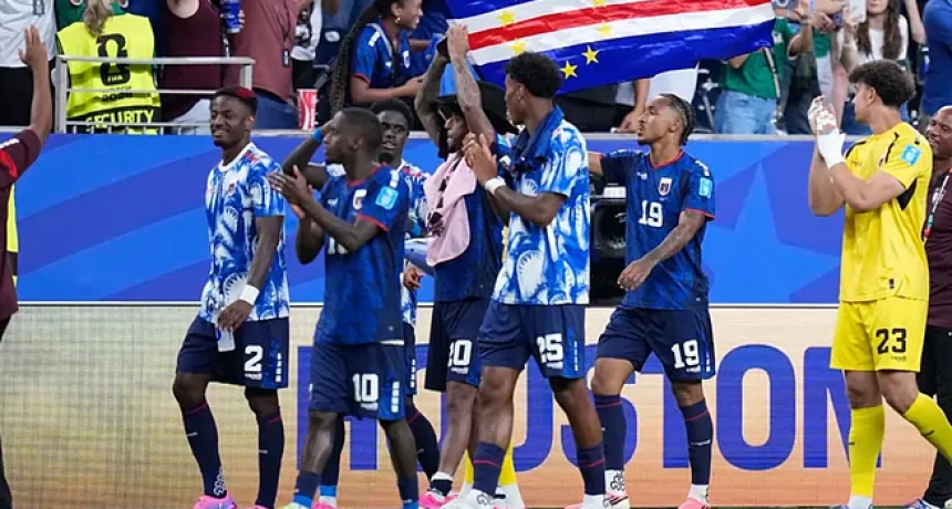 Qui&eacute;n es el brujo de Ghana que asegura que hechiz&oacute; a Kane y va por Argentina