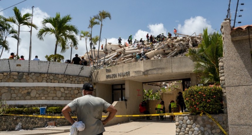 Venezuela: Familias piden ayuda para recuperar cuerpos atrapados tras los terremotos