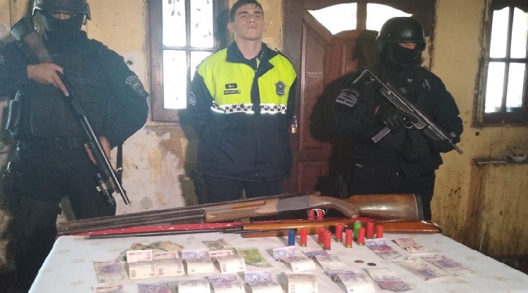 Allanamiento: Secuestran armas y dinero 