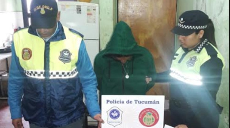 Una mujer fue aprehendida por venta de marihuana, los vecinos intentaron evitarlo