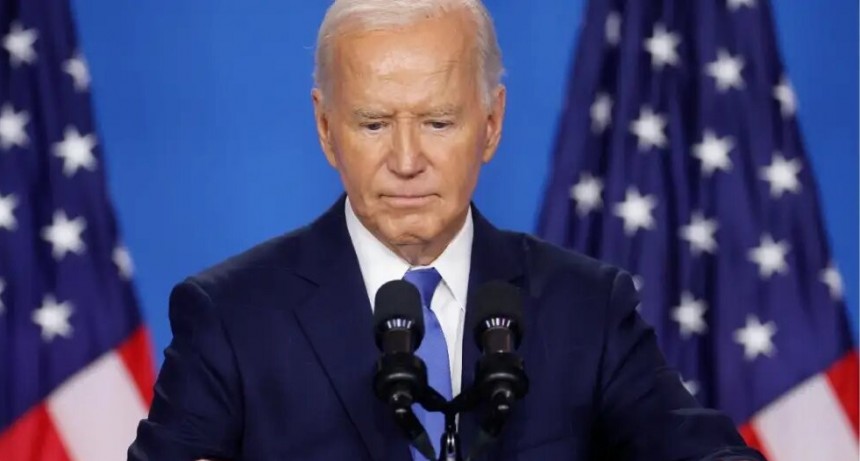 Joe Biden olvidó el nombre de un funcionario y lo llamó "el tipo negro"