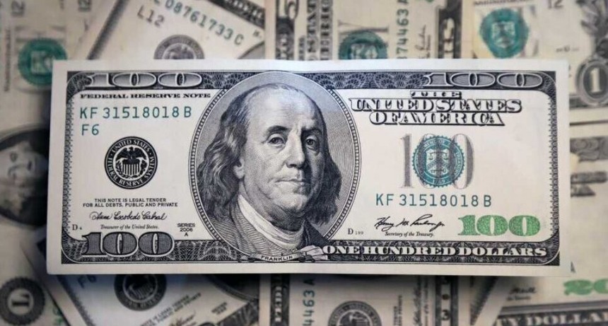 Dolarización: The Economist advirtió a Milei sobre las posibles consecuencias de adoptar la divisa estadounidense