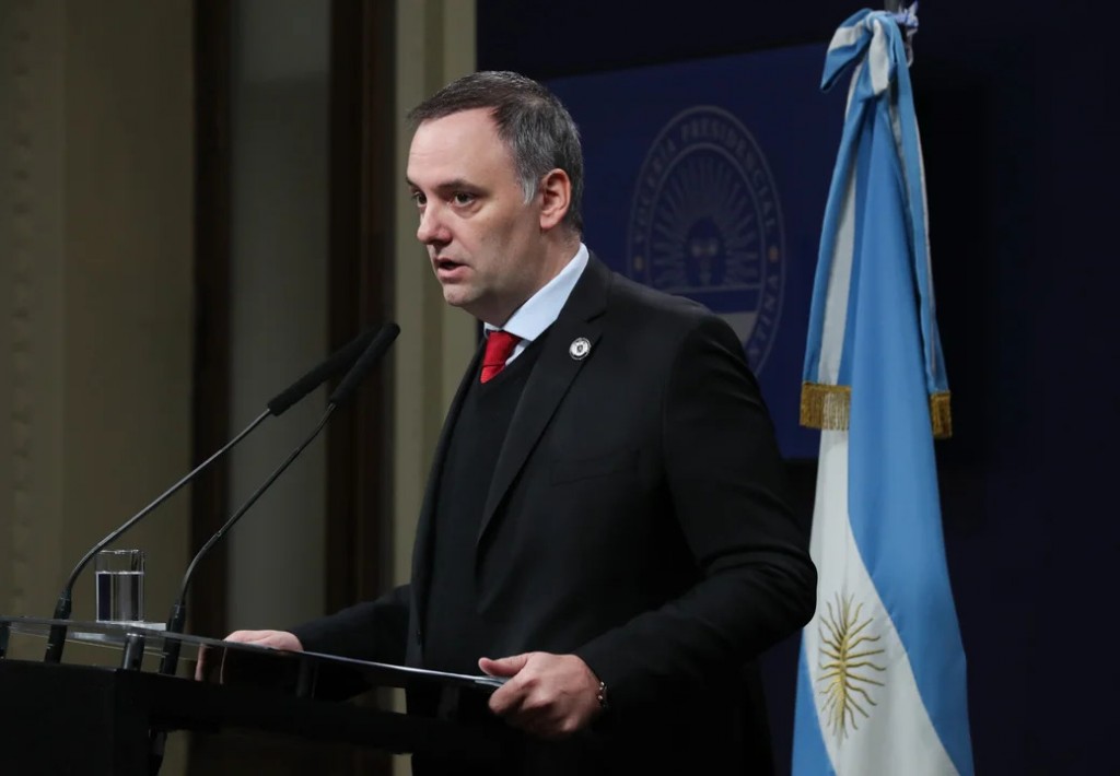 Adorni Presidente: El vocero no descarta suceder a Javier Milei