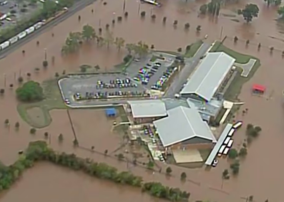 Texas: inundaciones dejan al menos 24 muertos y 20 nenas de un campamento desaparecidas