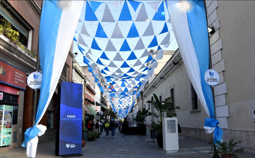 El Paseo de la Independencia se viste de gala y recibe a las familias con una muestra interactiva