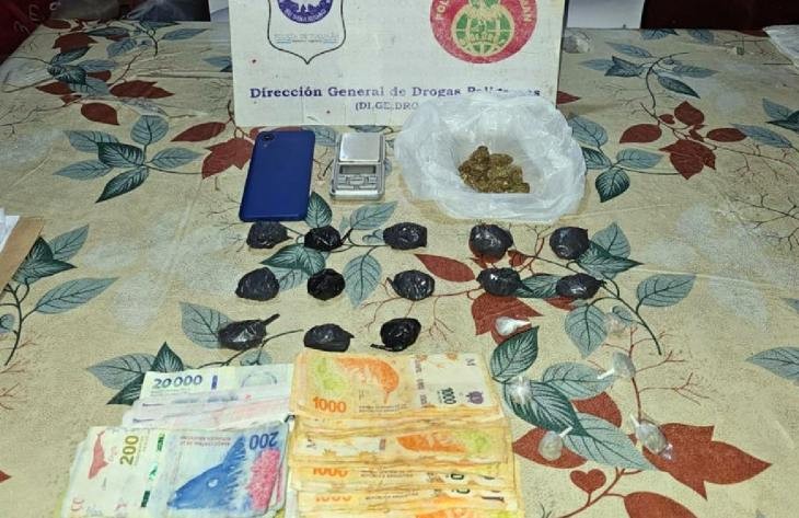 Aprehenden a una mujer y secuestran más de 350 dosis de marihuana por narcomenudeo