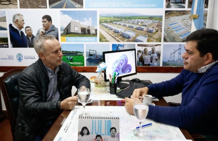 Nazur y Cabral supervisaron el reinicio de obras de viviendas en la provincia