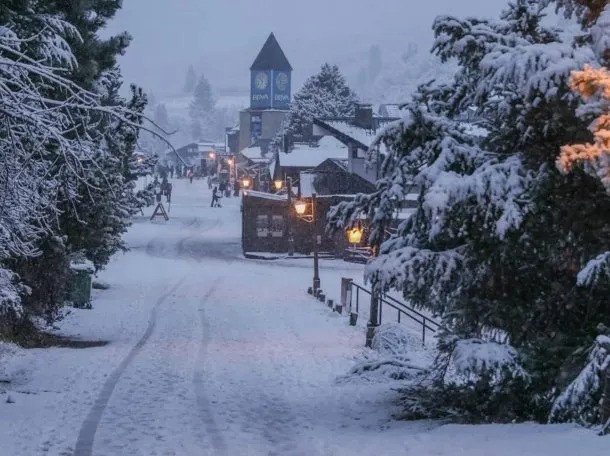 La nieve llegó a Bariloche y a San Martín de los Andes 