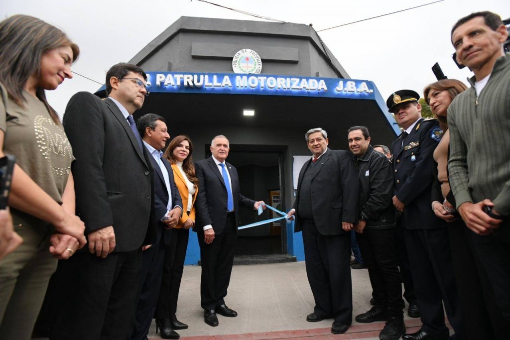 Jaldo inauguró dependencias policiales y entregó equipamiento en Alberdi
