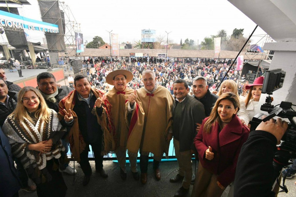 El Gobernador encabezó el cierre de la 45ª edición de la Fiesta Nacional de la Feria de Simoca