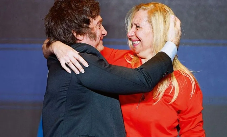 Javier y Karina Milei informaron sus patrimonios: ahorros en dólares, propiedades y autos