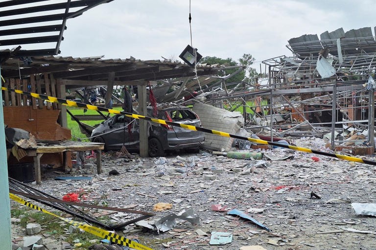Tailandia: explosión en fábrica de fuegos artificiales nueve muertos y dos heridos 