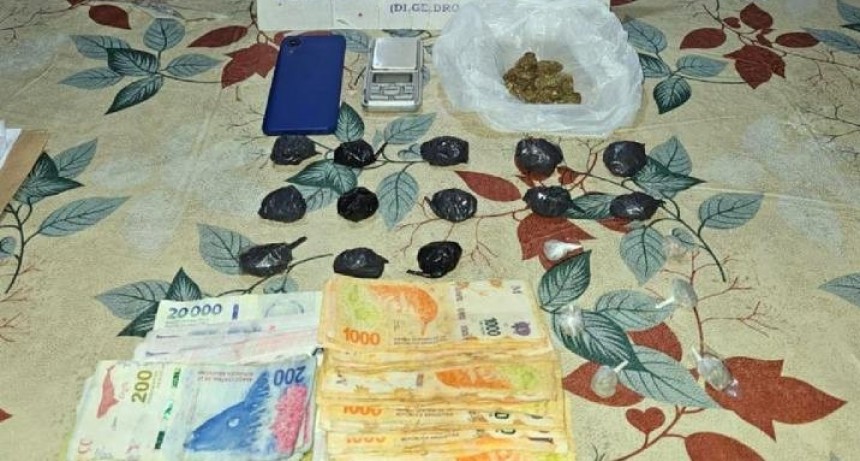Aprehenden a una mujer y secuestran más de 350 dosis de marihuana por narcomenudeo