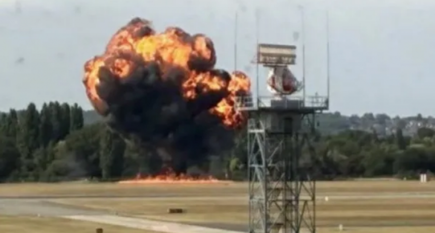 Tragedia aérea: un avión se estrelló tras despegar del aeropuerto de Southend en Londres