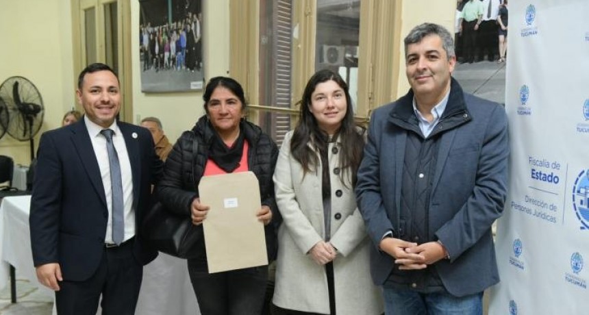 La Provincia entregó nuevos certificados de personería jurídica