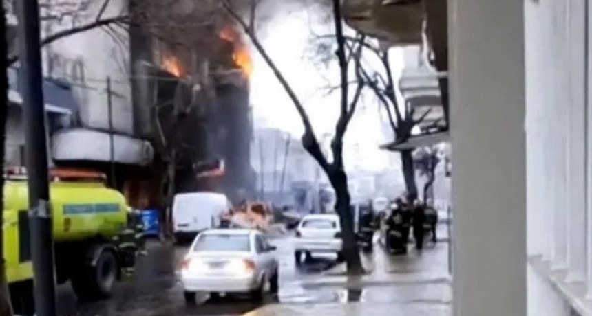 La Plata: se incendió el depósito de una conocida casa de electrodomésticos 