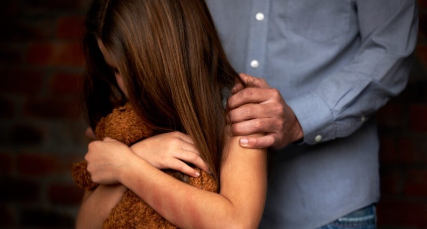 Cayó preso y lo investigan por abuso sexual de sus hijos y si además los prostituía