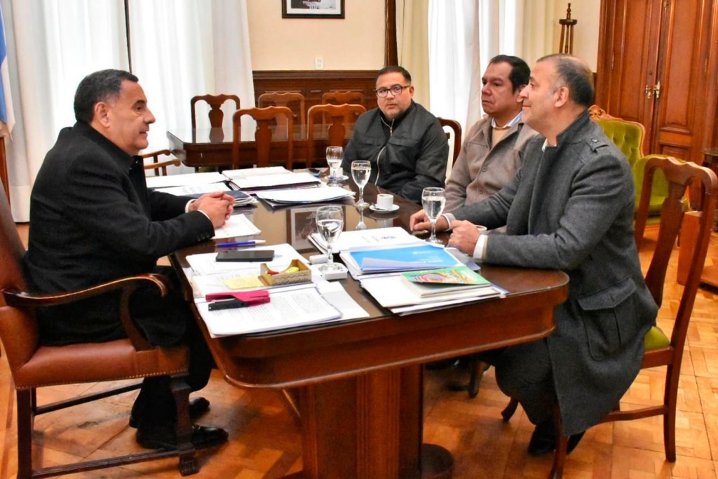 Amado recibi&oacute; a referentes sociales de Termas del R&iacute;o Hondo para fortalecer acciones conjuntas de prevenci&oacute;n y contenci&oacute;n