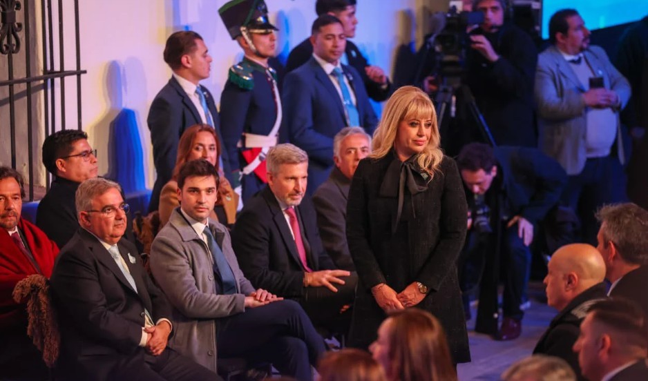 "Hoy, m&aacute;s que nunca, debemos honrar y defender los valores que dieron origen a nuestra Naci&oacute;n"