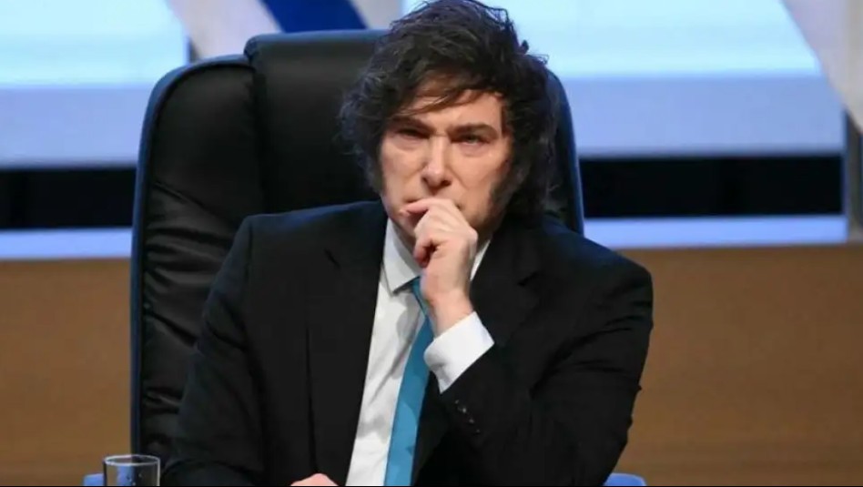 Encuesta nacional revela que m&aacute;s de la mitad de los argentinos cree que la econom&iacute;a est&aacute; empeorando y cae la imagen de Milei