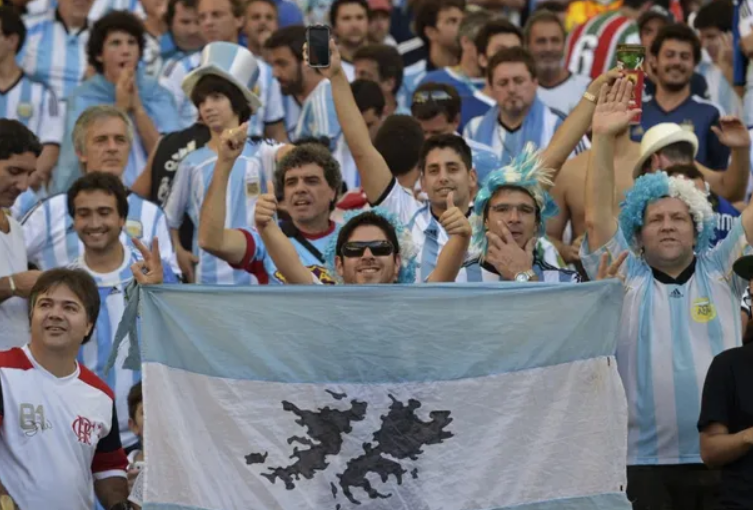 Sin  banderas sobre las Islas Malvinas: el requisito para ingresar en la semifinal de Argentina e Inglaterra