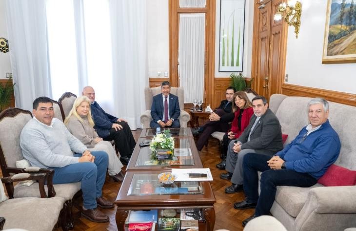 Acevedo se reuni&oacute;n con ministros del Gabinete para coordinar acciones de gobierno