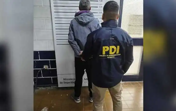 Femicidio transversal: detuvieron al hombre que mat&oacute; a pu&ntilde;aladas al novio de su ex en Mendoza