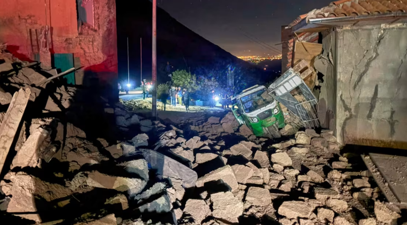 Per&uacute;:  sismo deja al menos seis muertos y 30 heridos
