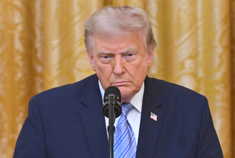 Donald Trump amenaza atacar puentes y centrales el&eacute;ctricas en Ir&aacute;n