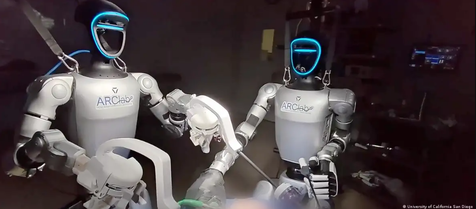 Robots humanoides operan por primera vez a un cerdo vivo 