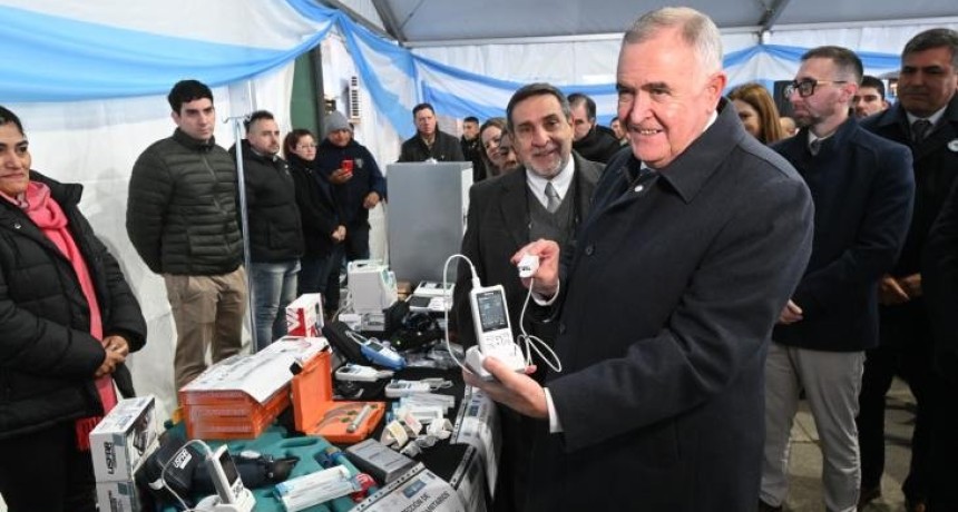 El Gobernador entreg&oacute; equipamiento sanitario por m&aacute;s de $2.800 millones