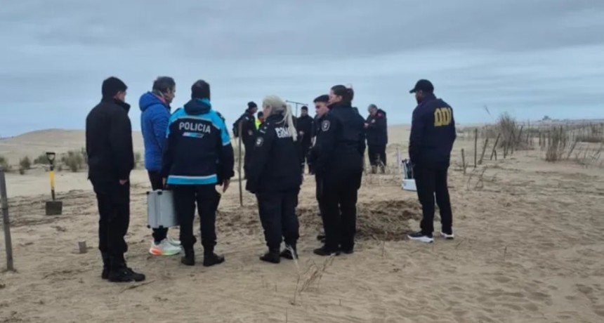 Las Toninas: hallaron a un jubilado enterrado en los m&eacute;danos y detuvieron a dos conocidos